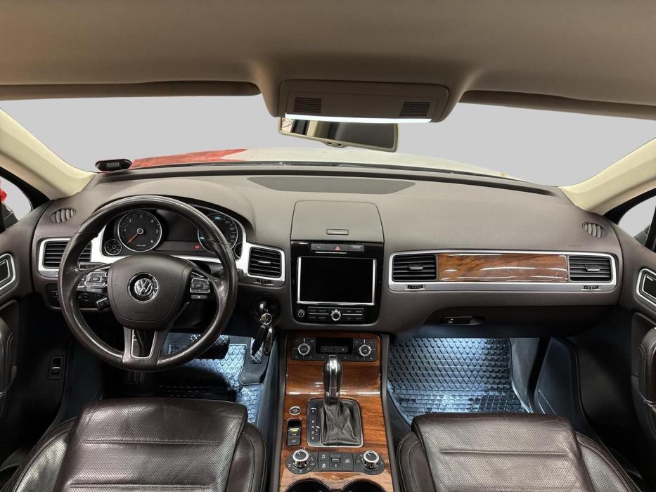 VOLKSWAGEN Touareg 2011