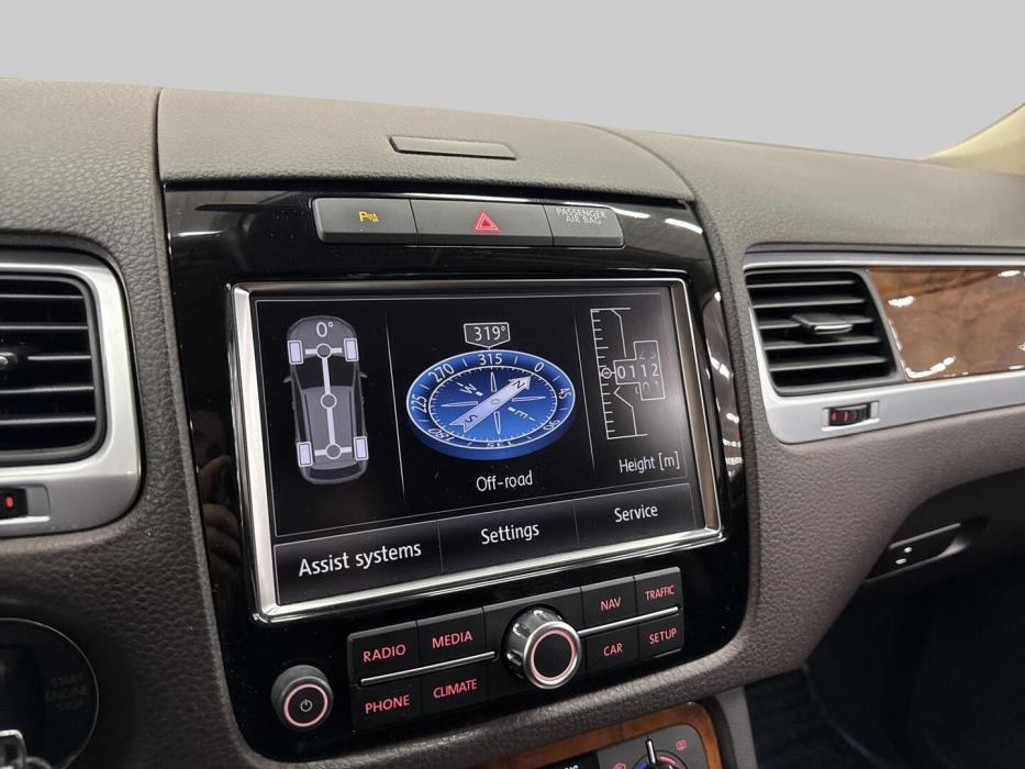 VOLKSWAGEN Touareg 2011