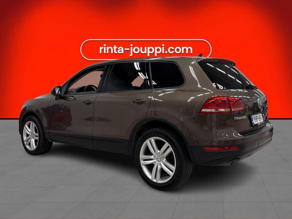 VOLKSWAGEN Touareg 2011