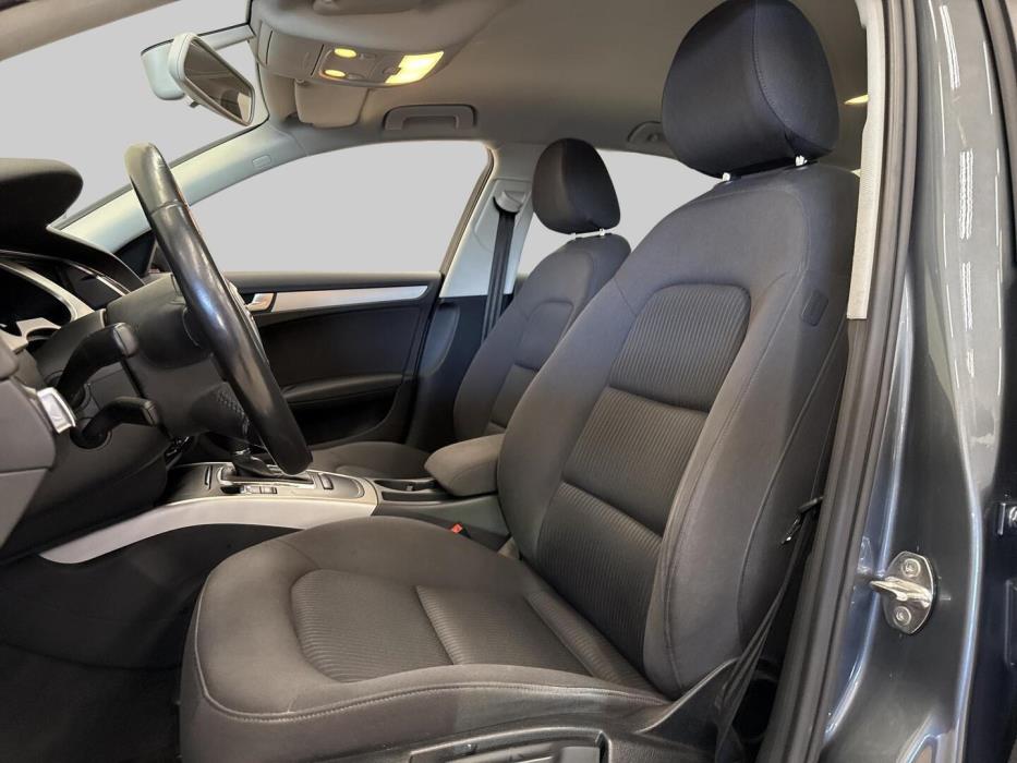 AUDI A4 2011