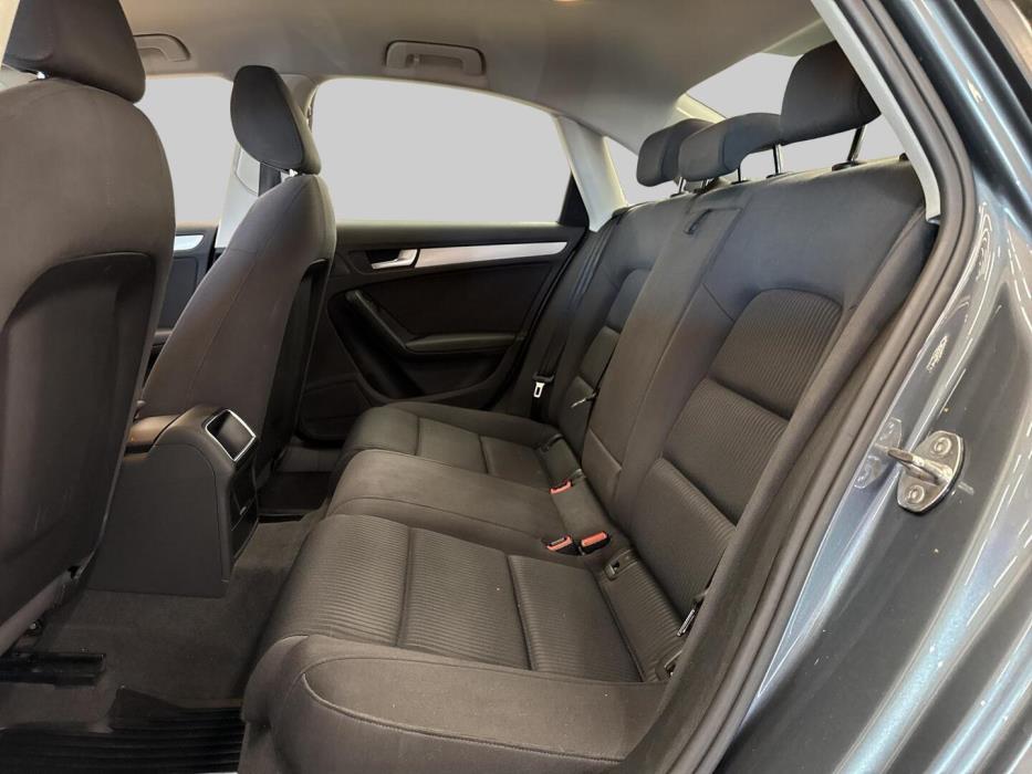 AUDI A4 2011