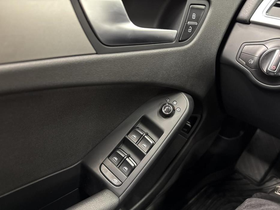 AUDI A4 2011