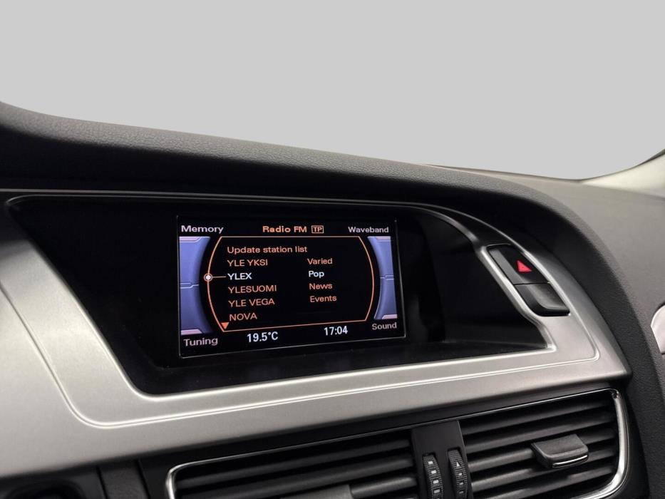 AUDI A4 2011