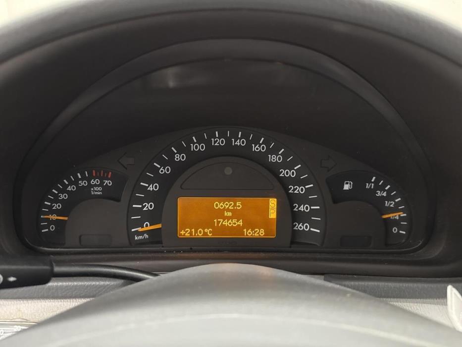 MERCEDES-BENZ C 2002