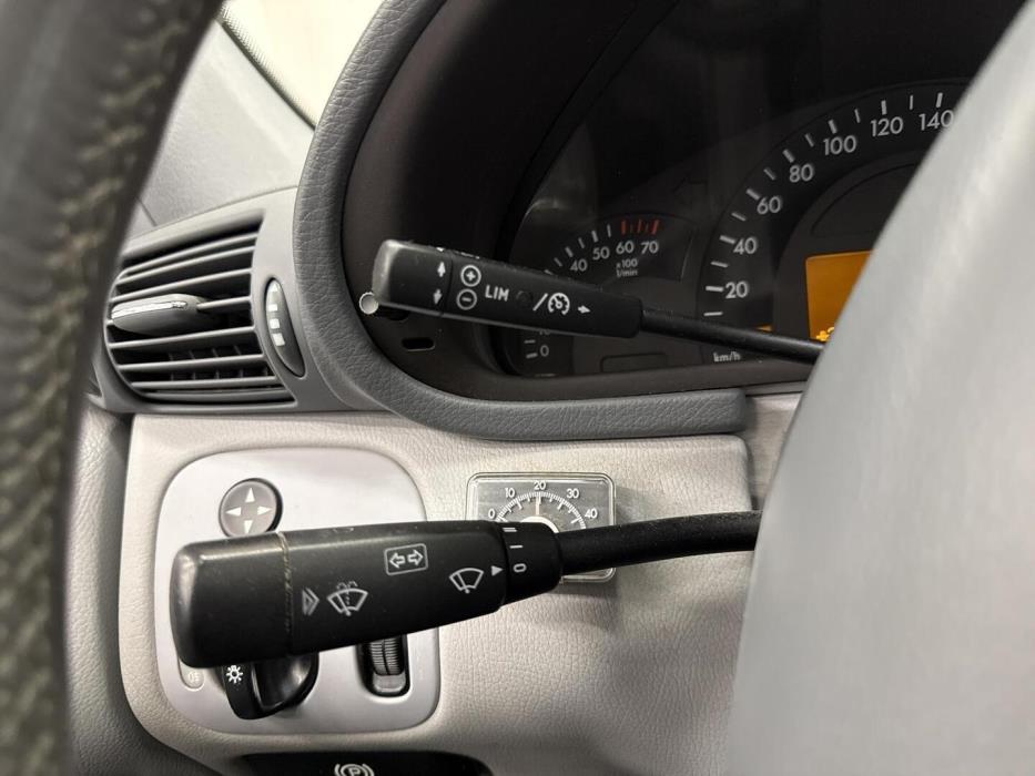 MERCEDES-BENZ C 2002