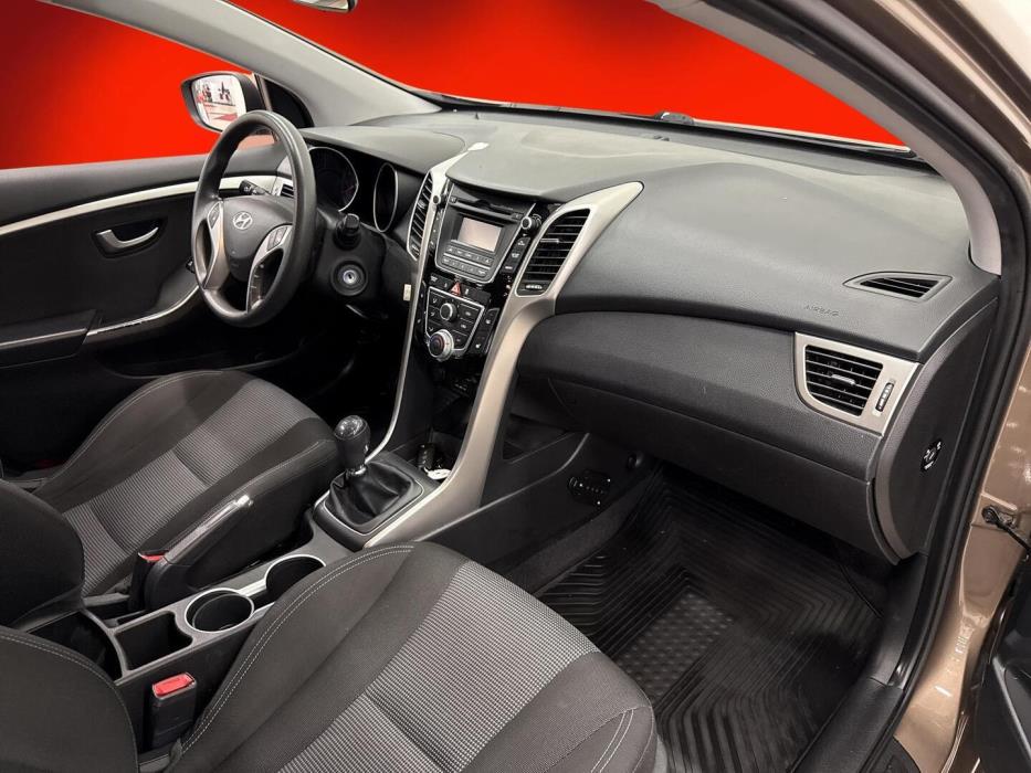 HYUNDAI i30 5d 2015