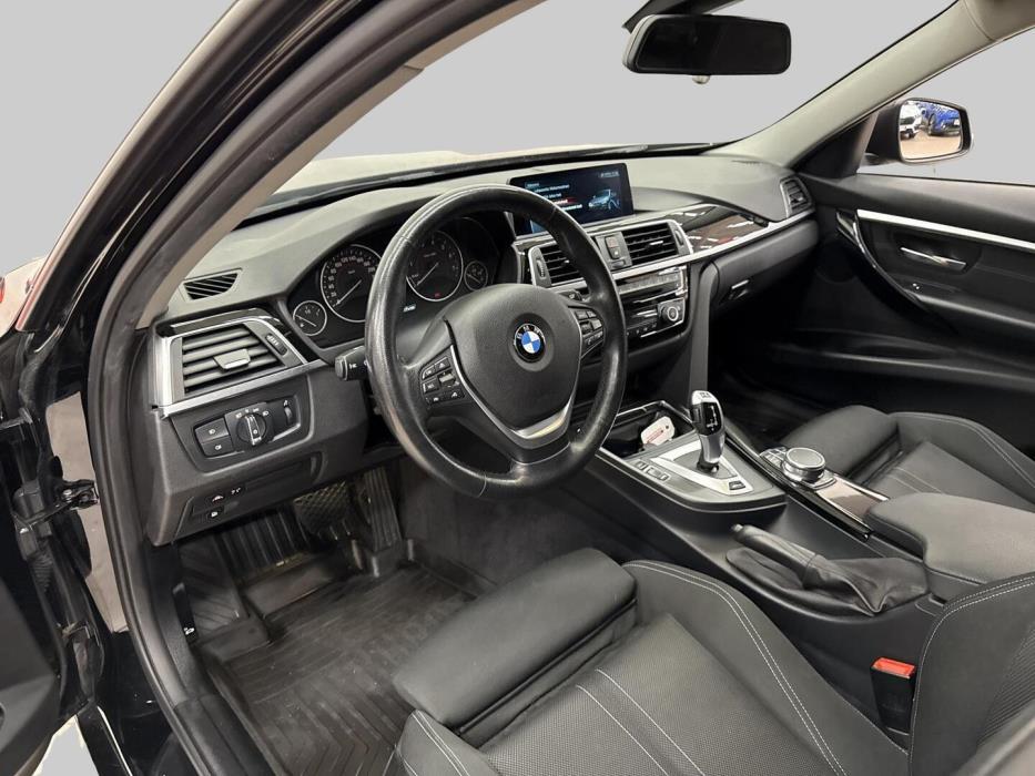 BMW 330 2017