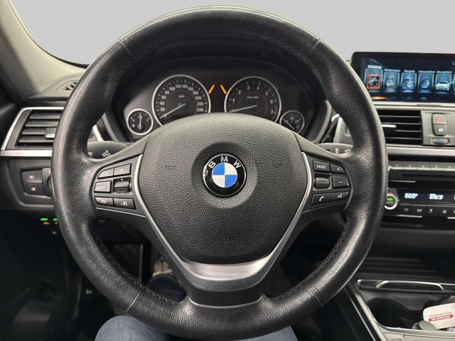 BMW 330 2017