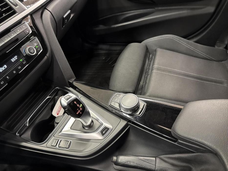 BMW 330 2017