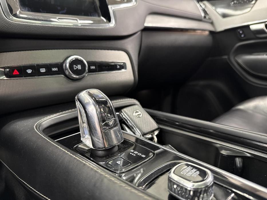 VOLVO XC90 2019