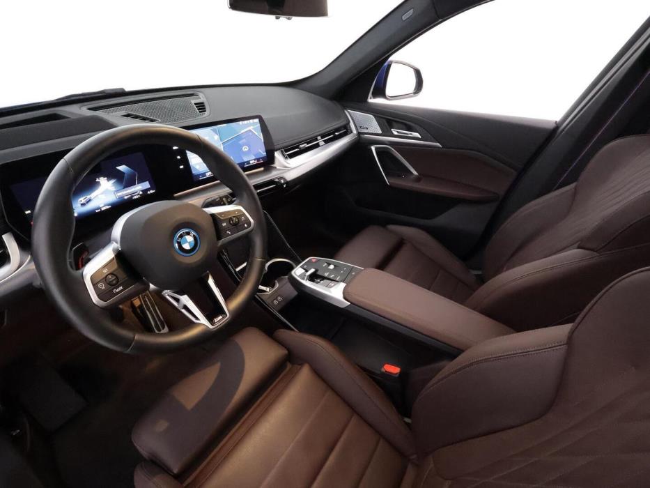 BMW IX1 2024