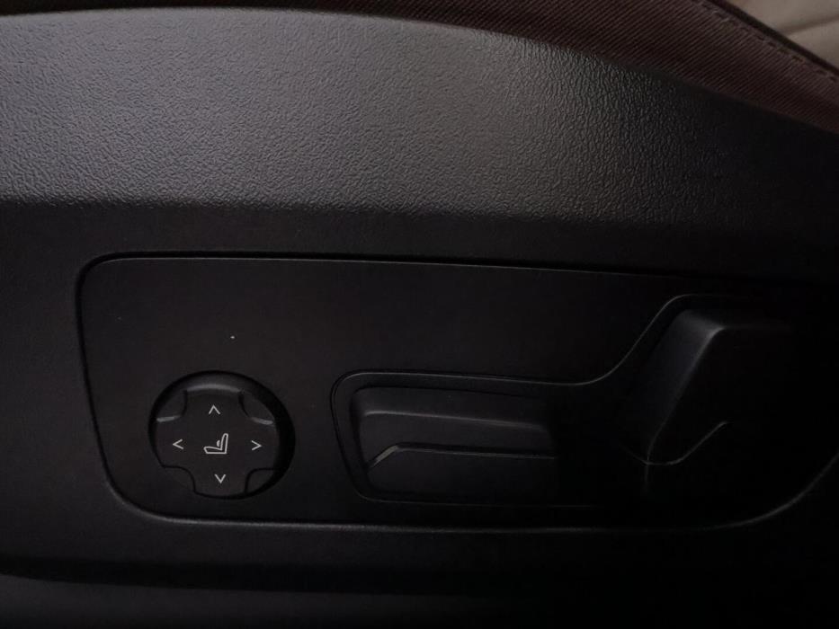 BMW IX1 2024
