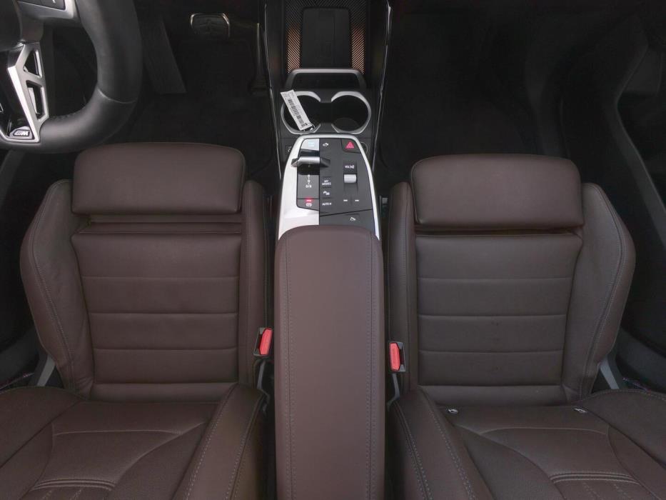 BMW IX1 2024