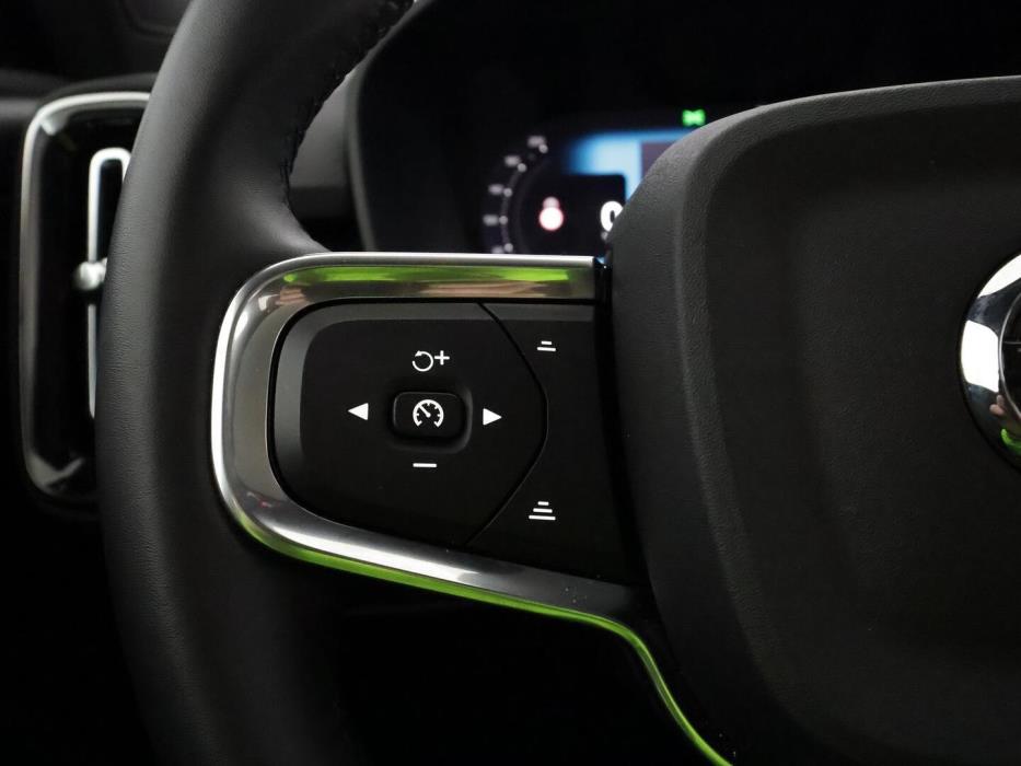 VOLVO C40 2024