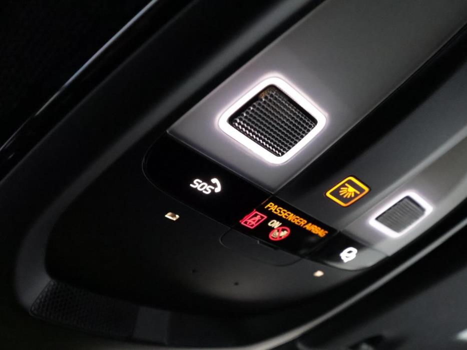 VOLVO C40 2024
