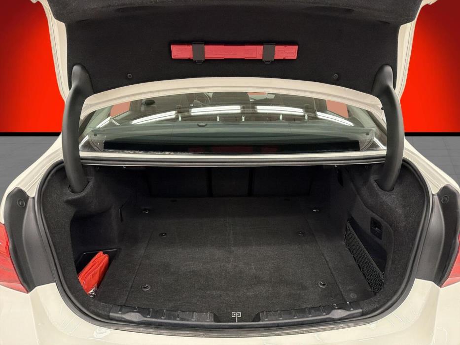 BMW 330 2018
