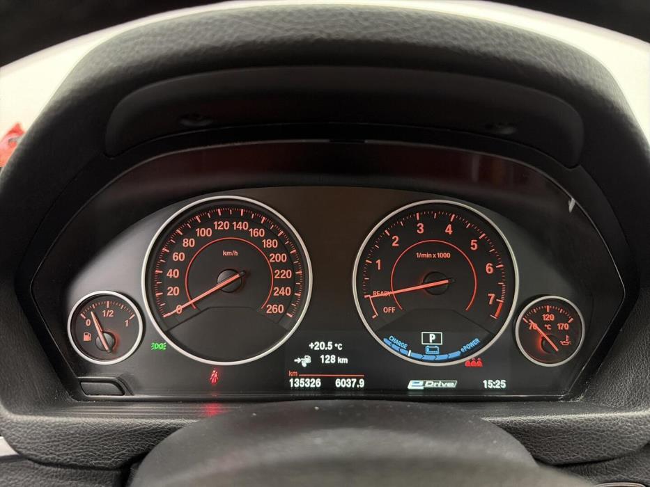 BMW 330 2018