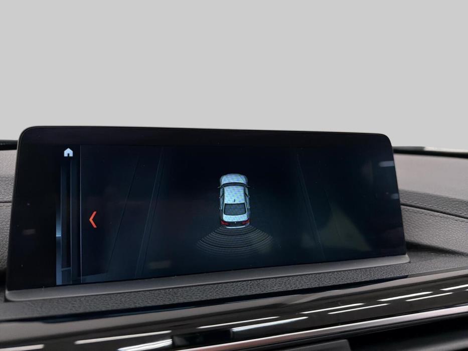 BMW 330 2018