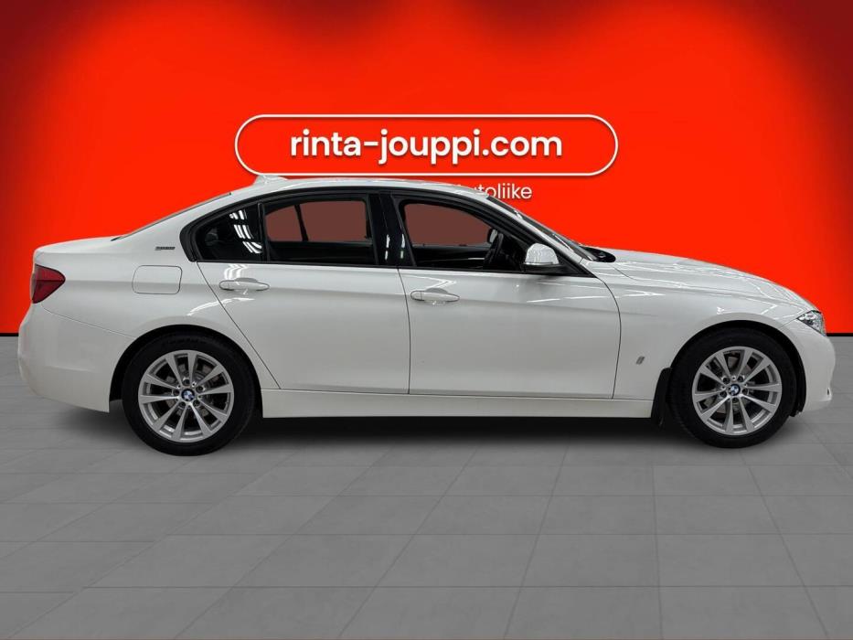 BMW 330 2018