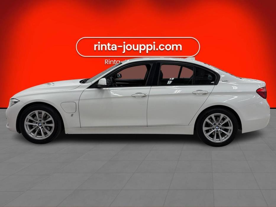 BMW 330 2018