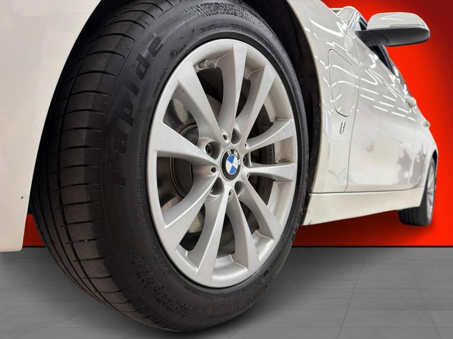 BMW 330 2018