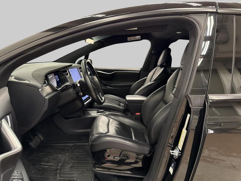 TESLA Model X 2016