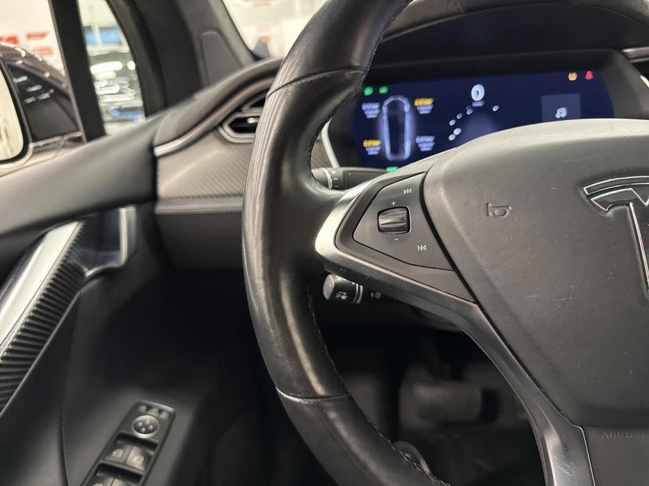 TESLA Model X 2016