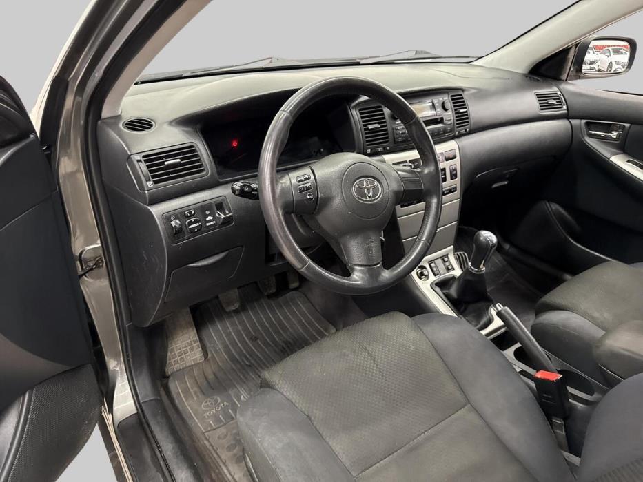 TOYOTA Corolla 2005