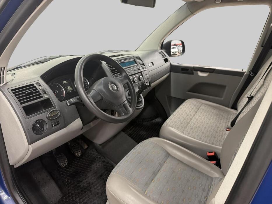VOLKSWAGEN Transporter 2012