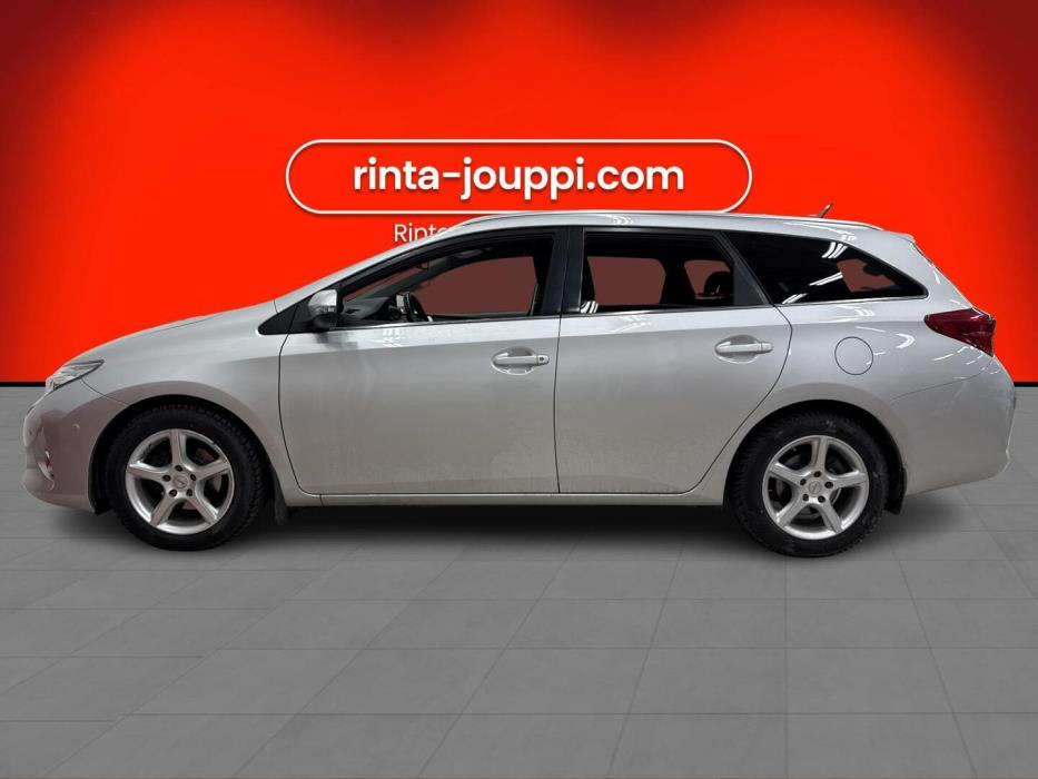TOYOTA Auris 2015
