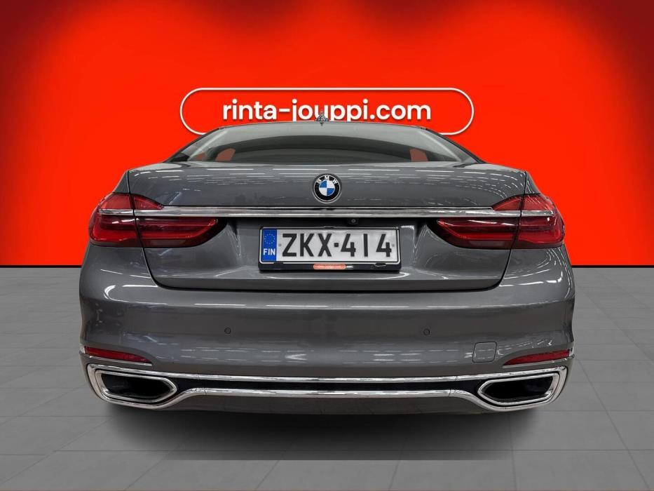 BMW 740 2016