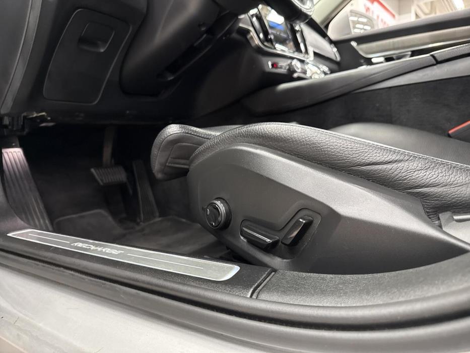 VOLVO V90 2022