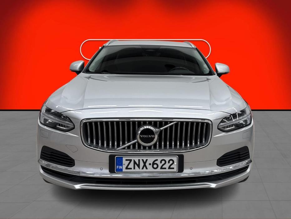 VOLVO V90 2022