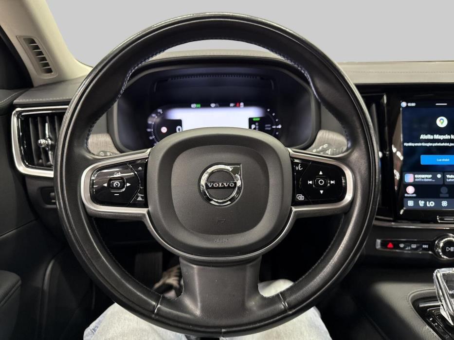 VOLVO V90 2022