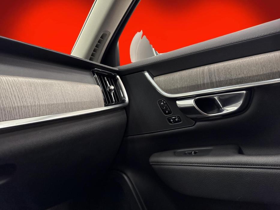 VOLVO V90 2022