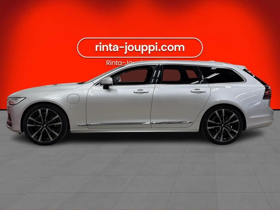 VOLVO V90 2022