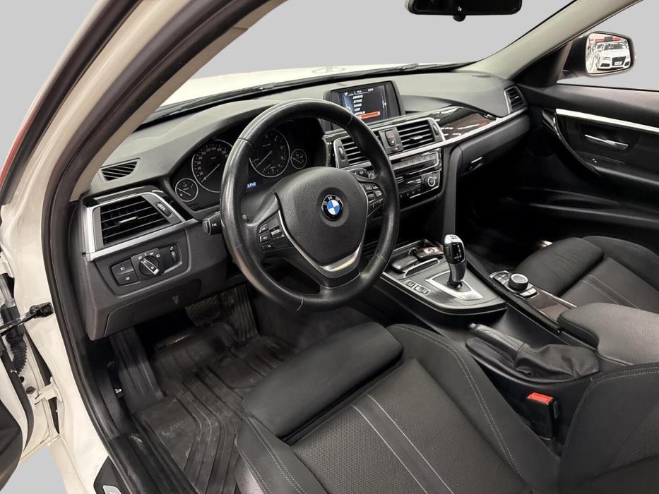 BMW 320 2015