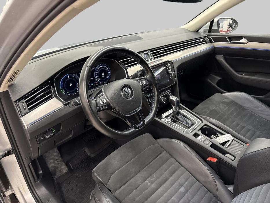 VOLKSWAGEN Passat 2018