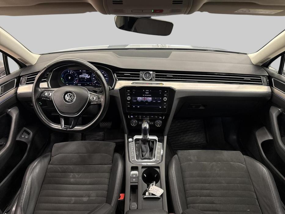 VOLKSWAGEN Passat 2018