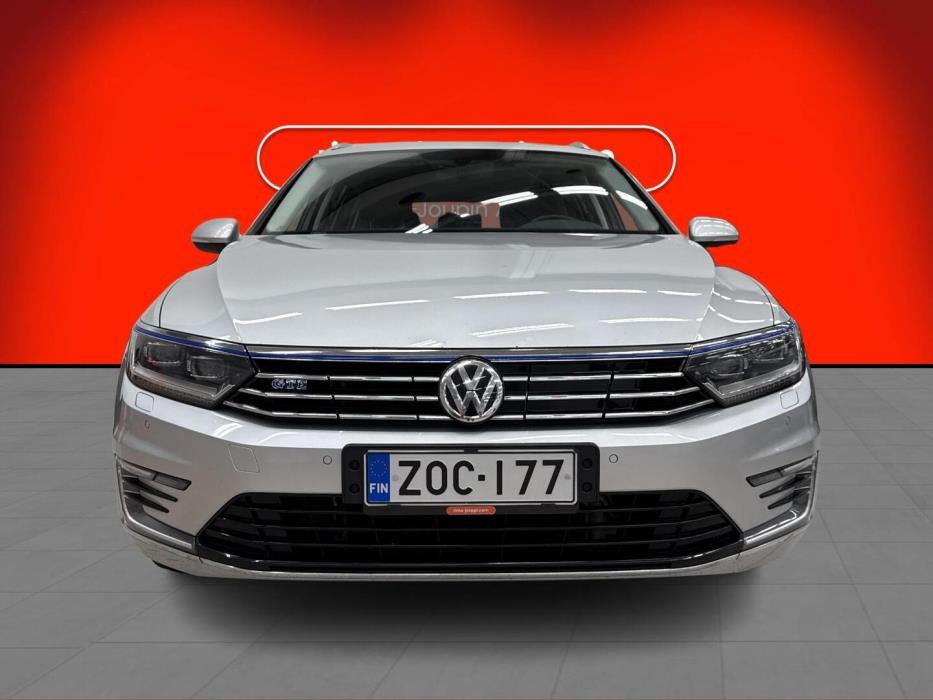VOLKSWAGEN Passat 2018