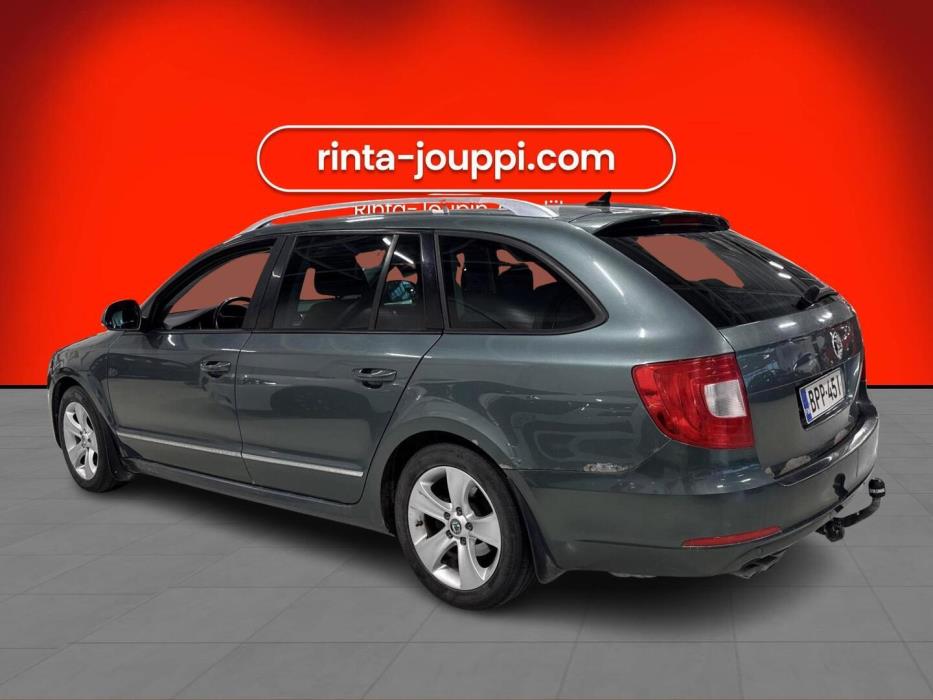 SKODA Superb 2012
