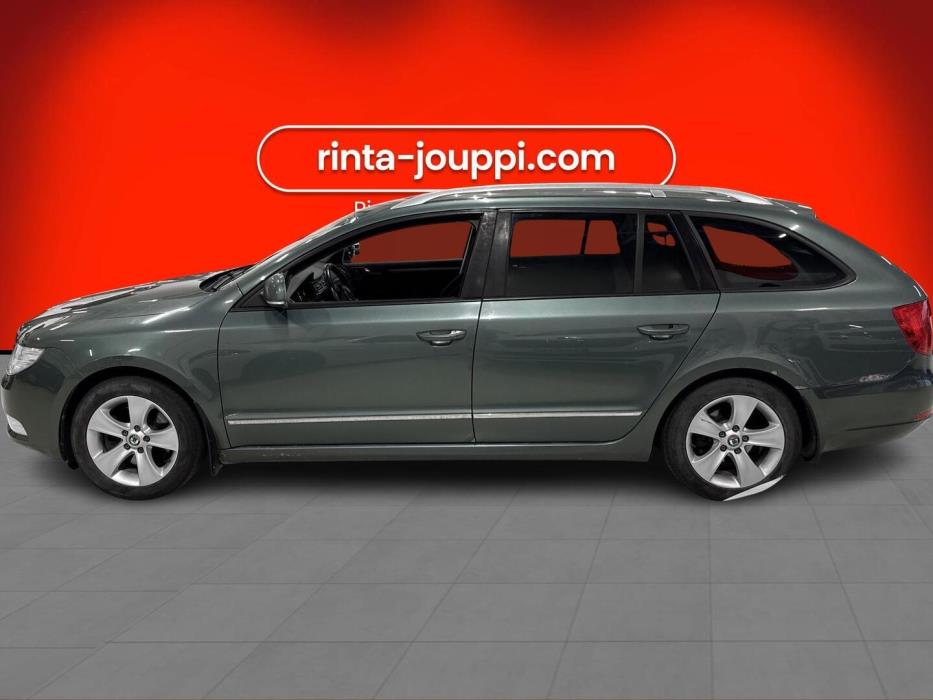 SKODA Superb 2012
