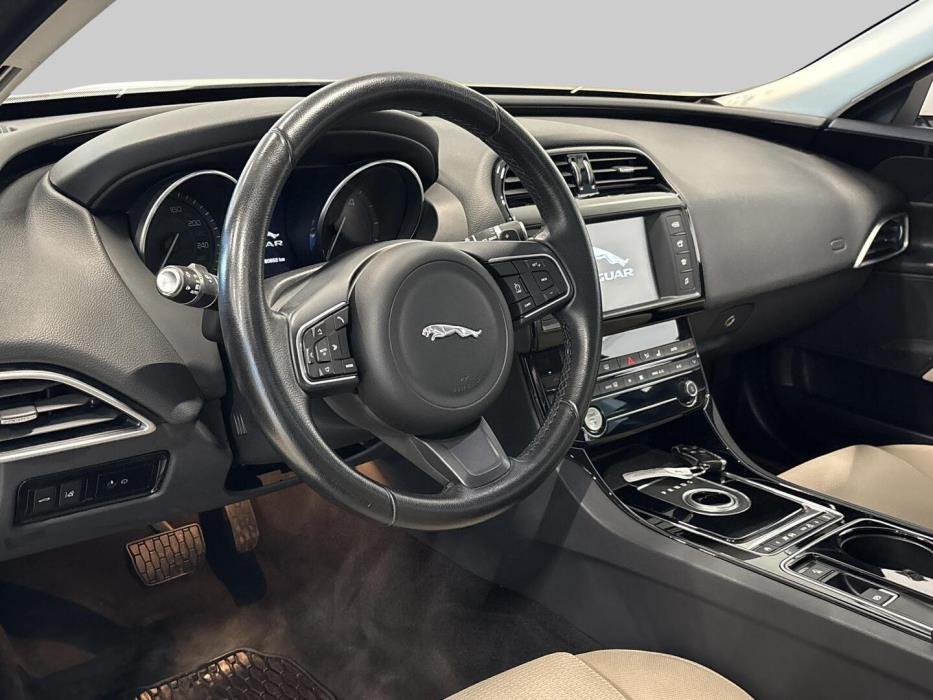 JAGUAR XE 2016