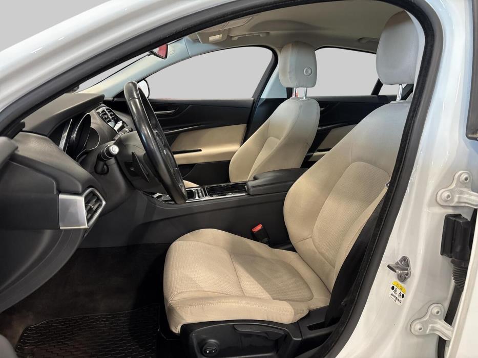 JAGUAR XE 2016