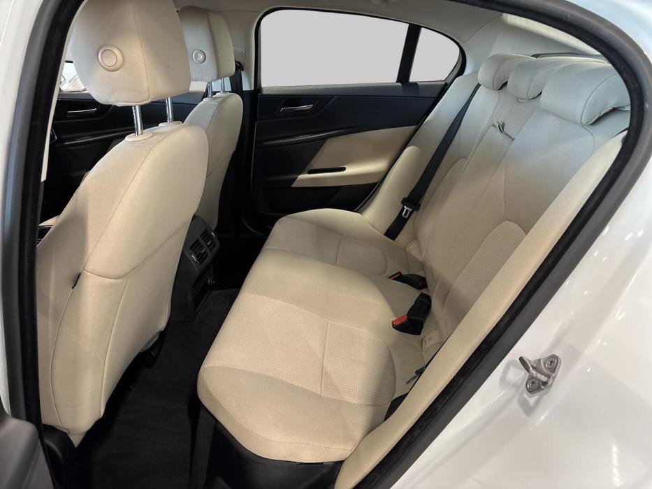 JAGUAR XE 2016