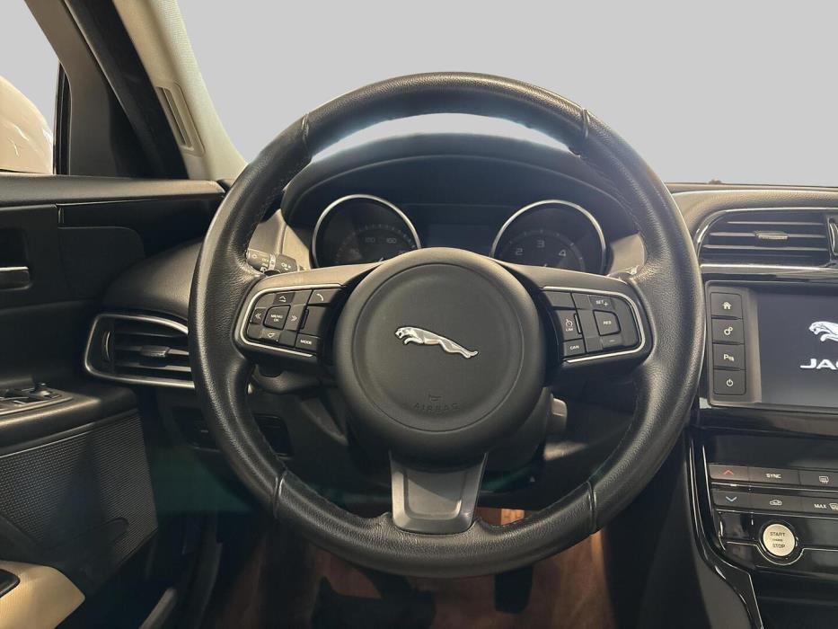 JAGUAR XE 2016
