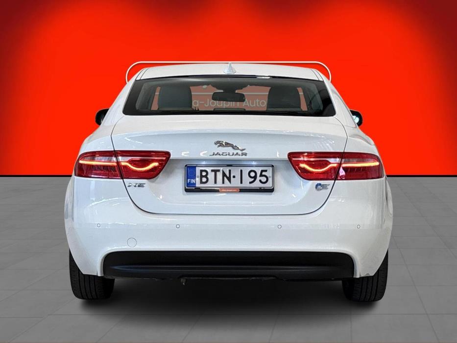 JAGUAR XE 2016