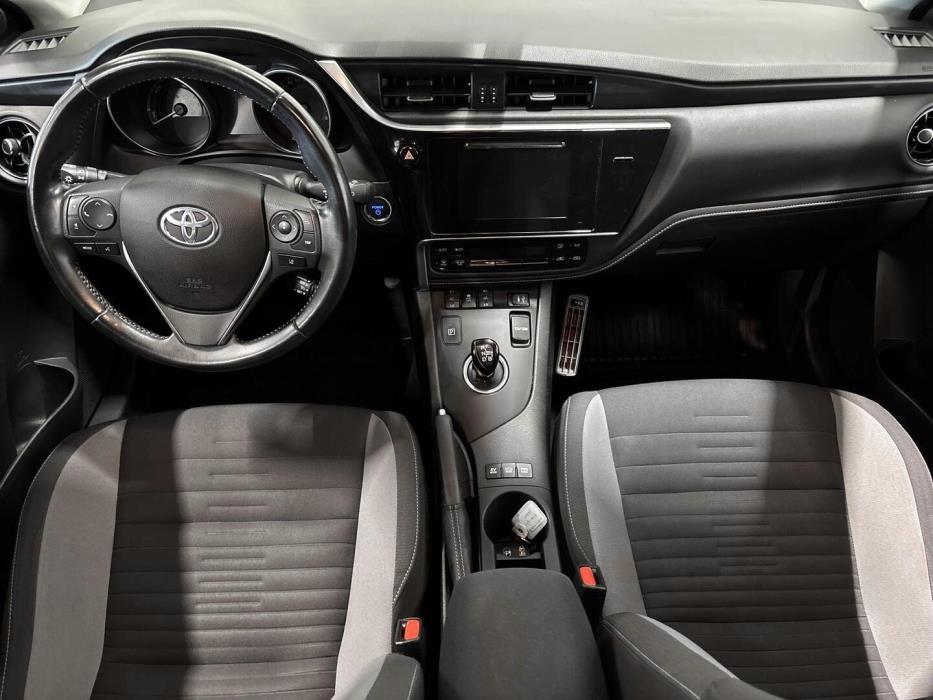 TOYOTA Auris 2017