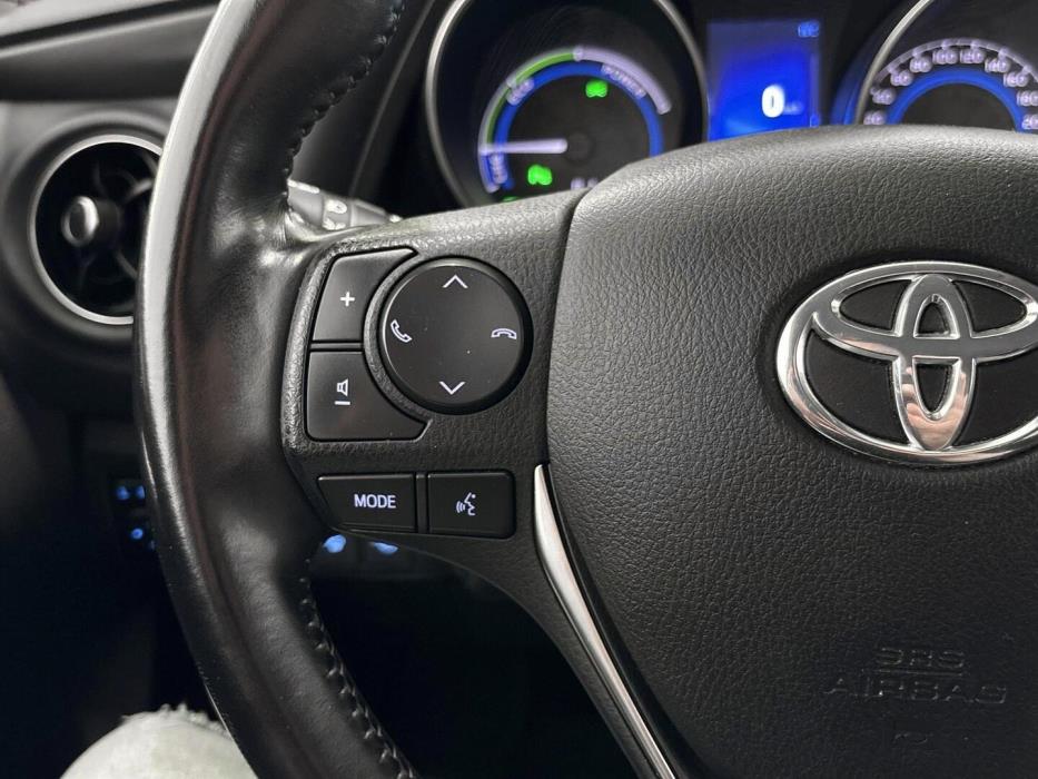 TOYOTA Auris 2017