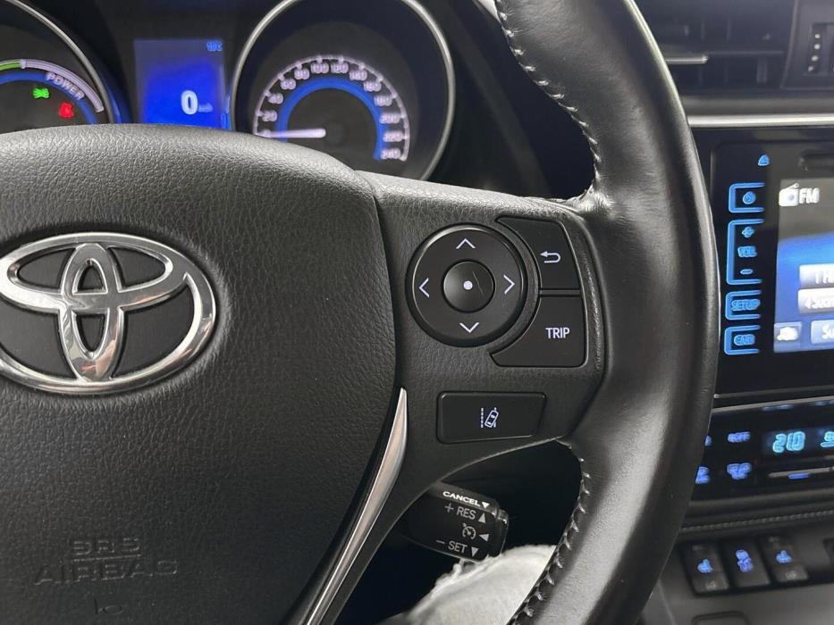 TOYOTA Auris 2017